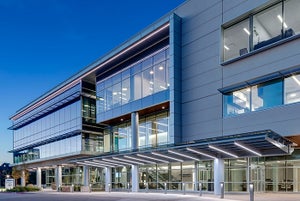 UT Southwestern Medical Center opens radiation oncology facility