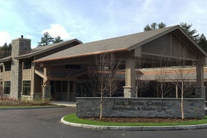 Dartmouth-Hitchcock Medical Center opens hospice facility featuring warm design
