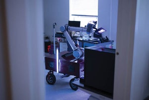 University tests out mobile UVC robot